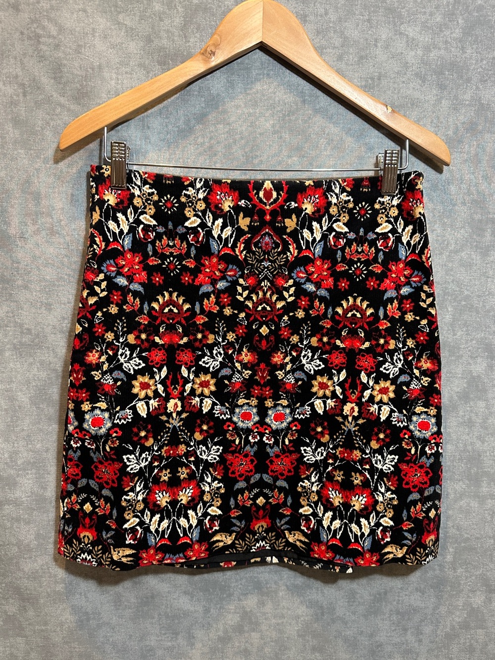 LOFT Tapestry Floral Corduroy Mini Skirt Black Red Blue Size 4